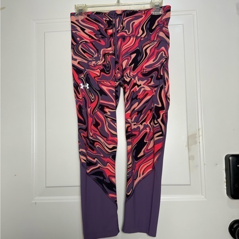 Like new Under Armour capri tights leggings pant women medium pink purple black